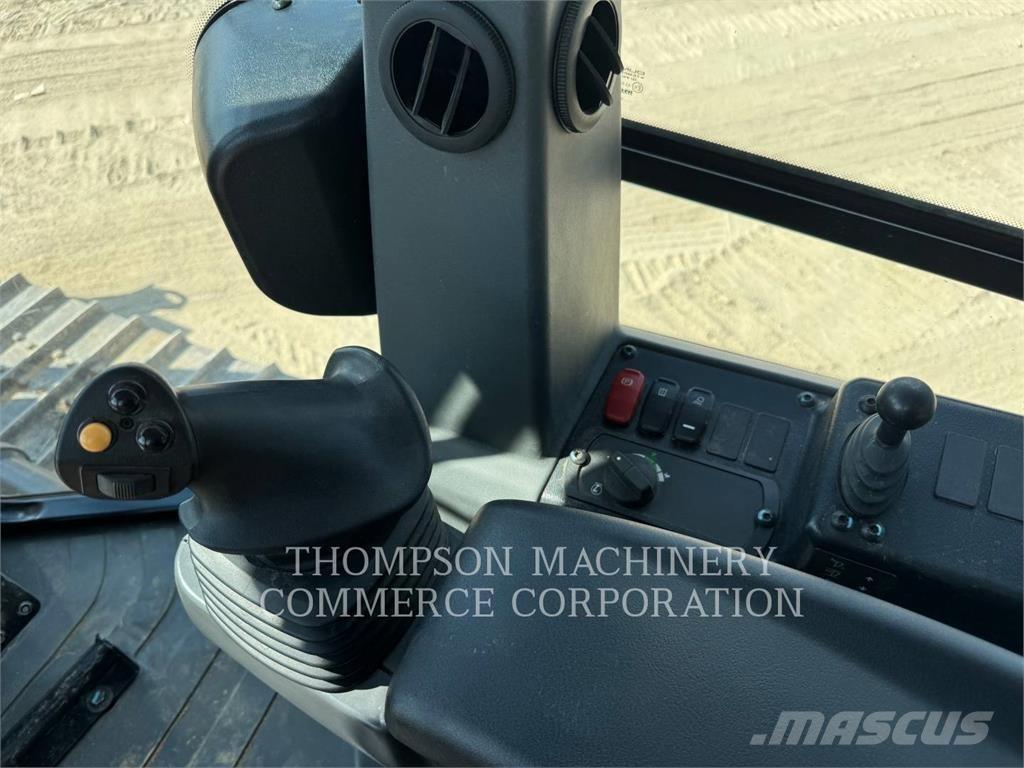 CAT D2-12 Гусеничні бульдозери