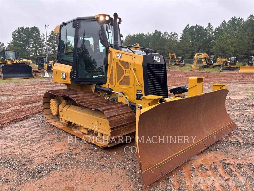 CAT D2 LGP Гусеничні бульдозери