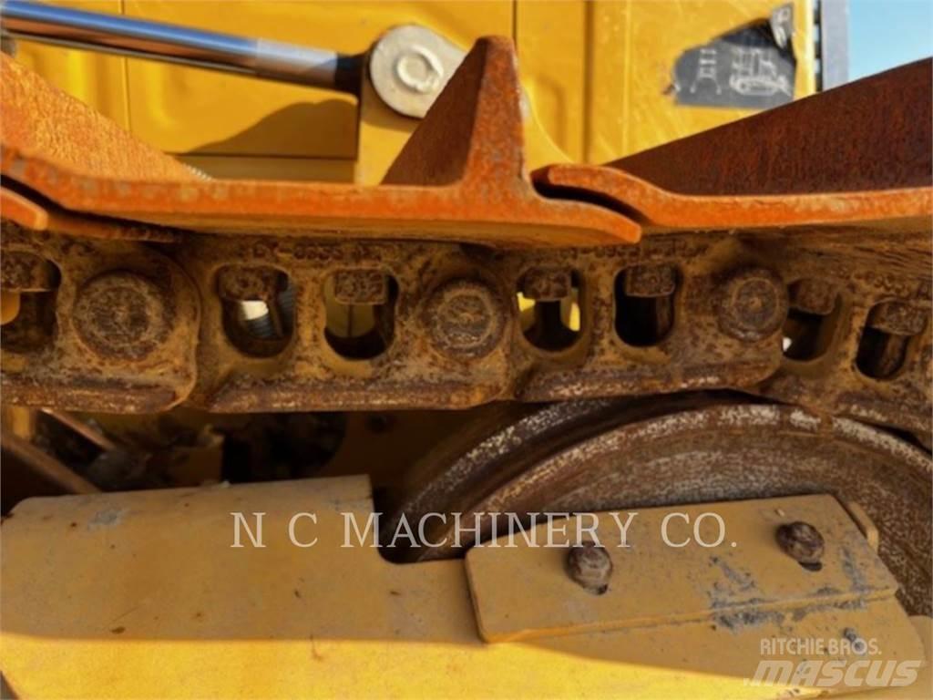 CAT D2 XLCN Гусеничні бульдозери