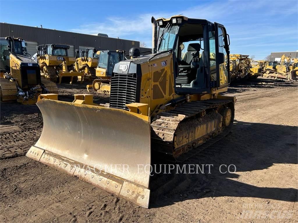 CAT D3 Гусеничні бульдозери