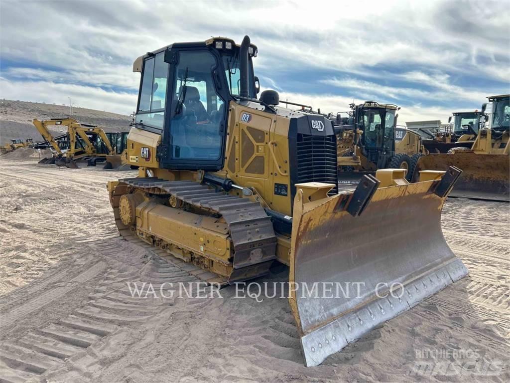 CAT D3 Гусеничні бульдозери
