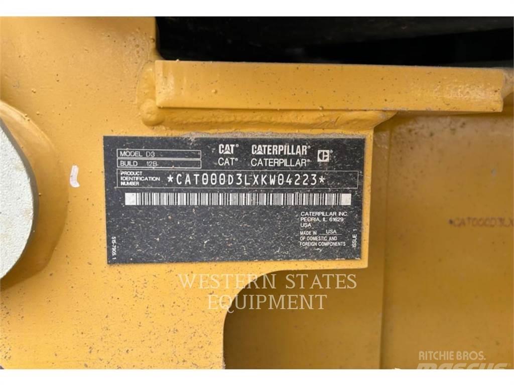 CAT D3 Гусеничні бульдозери