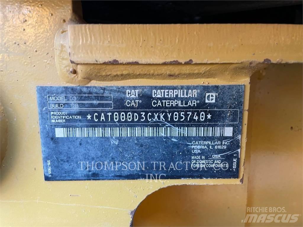 CAT D3 Гусеничні бульдозери