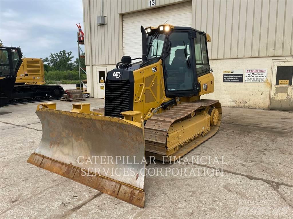 CAT D3 Гусеничні бульдозери