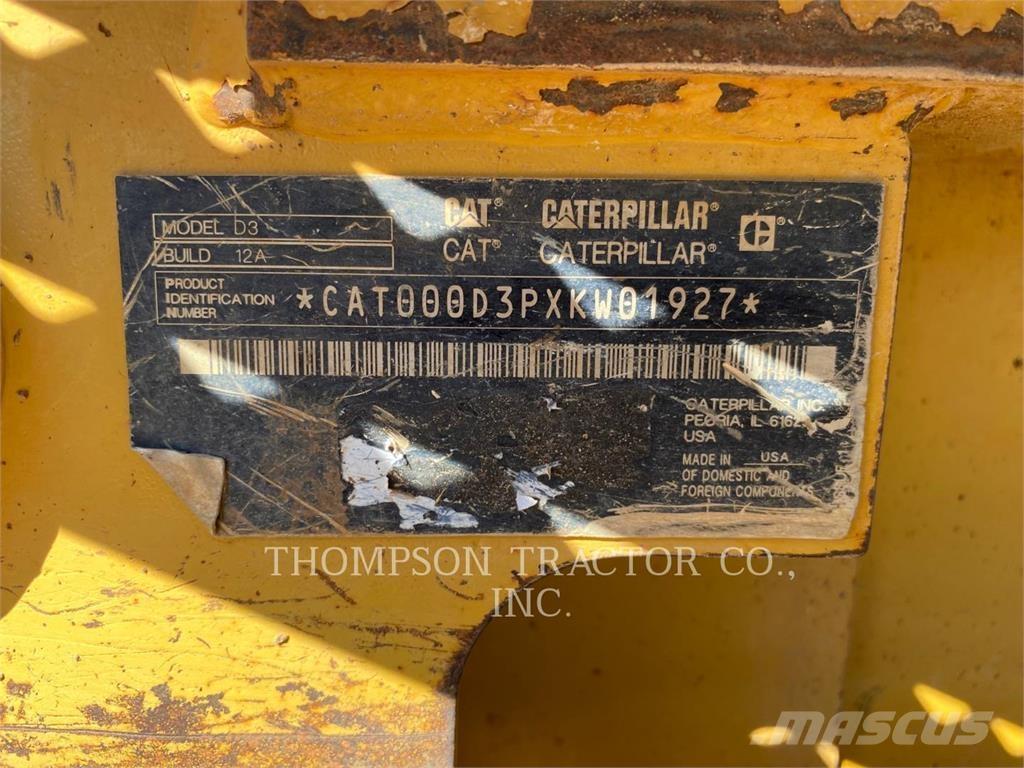 CAT D3 Гусеничні бульдозери