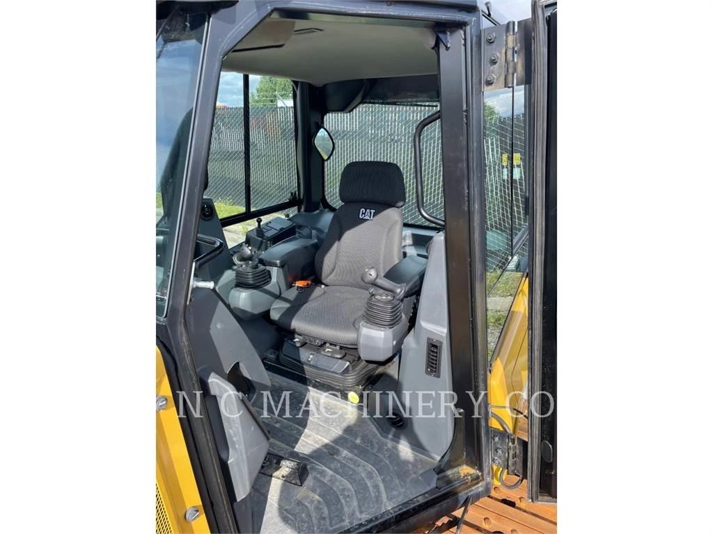 CAT D3 LGPCB Гусеничні бульдозери