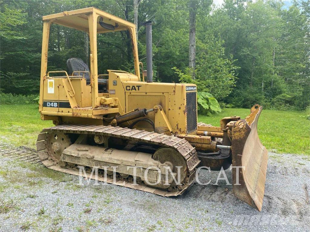 CAT D3B Гусеничні бульдозери