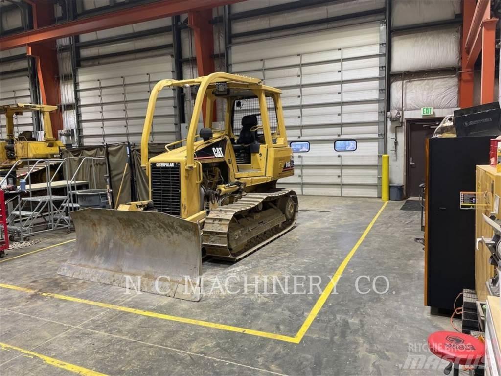 CAT D3G XLCN Гусеничні бульдозери