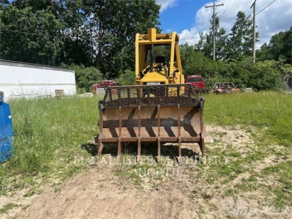 CAT D3GX Гусеничні бульдозери