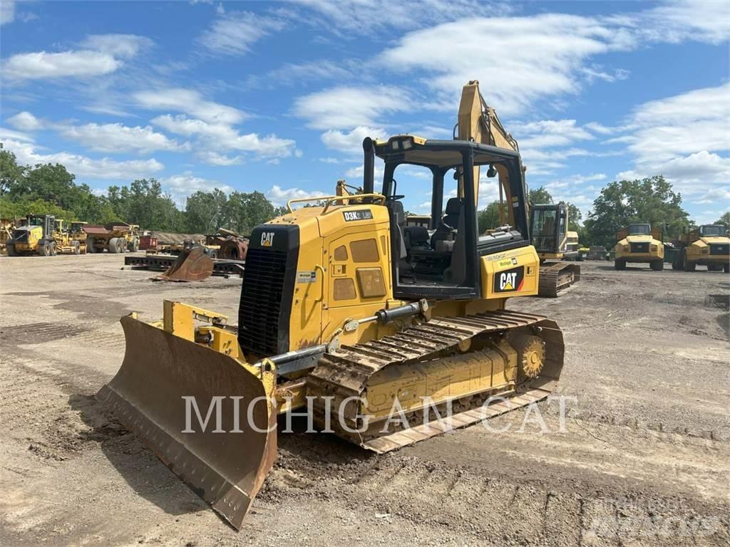 CAT D3K2L 4F Гусеничні бульдозери