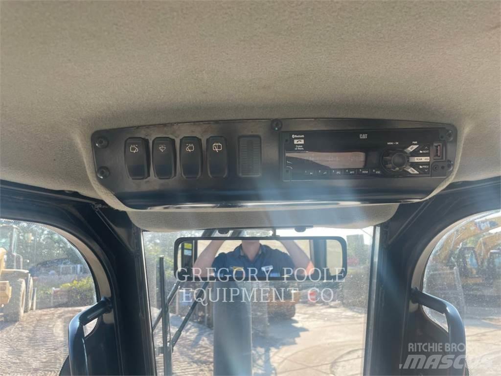 CAT D3K2LGP Гусеничні бульдозери