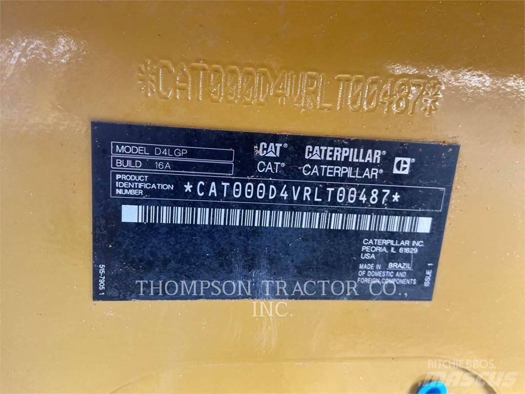 CAT D4 Гусеничні бульдозери