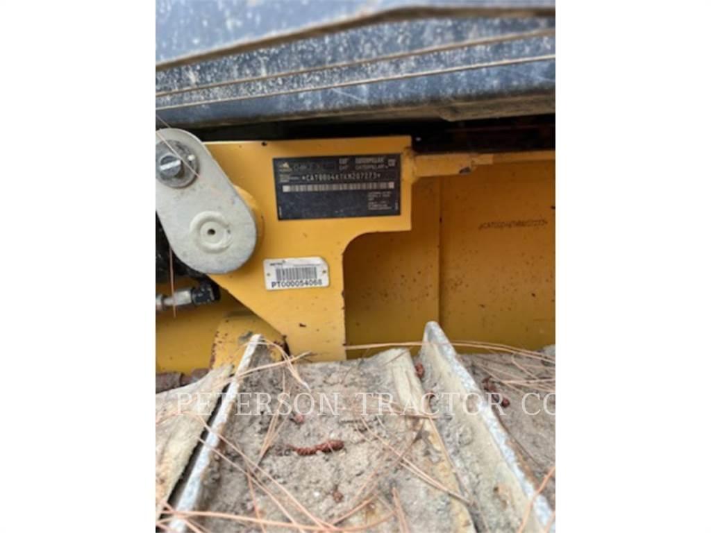 CAT D4 Гусеничні бульдозери