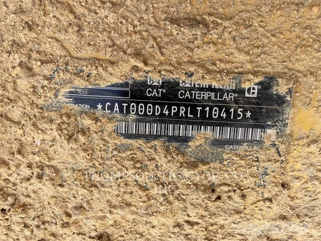 CAT D4 Гусеничні бульдозери