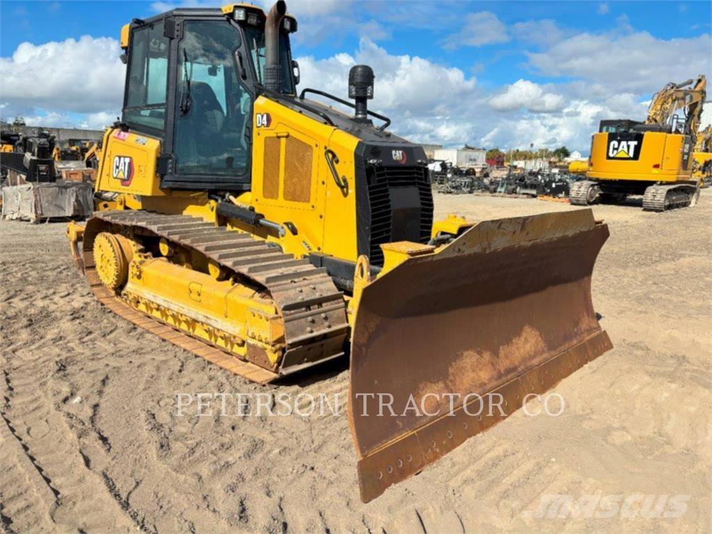 CAT D4 Гусеничні бульдозери