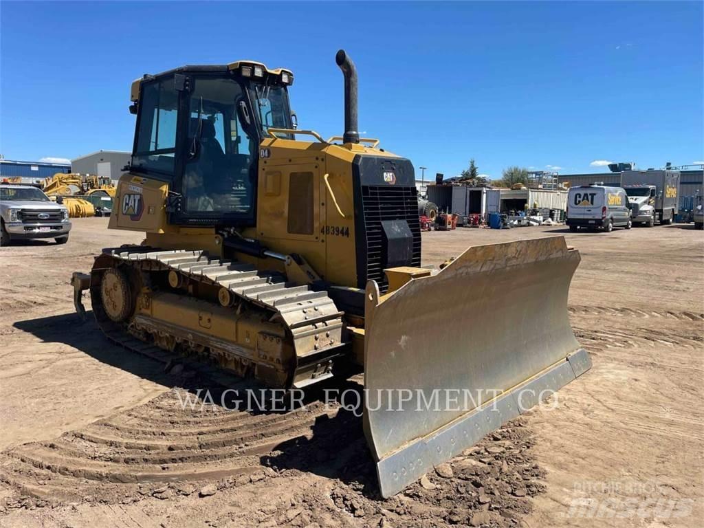 CAT D4 Гусеничні бульдозери