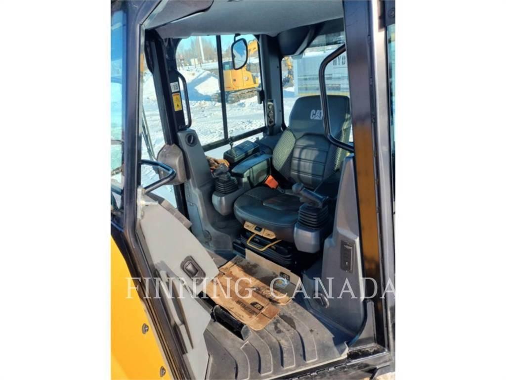 CAT D4-16 Гусеничні бульдозери