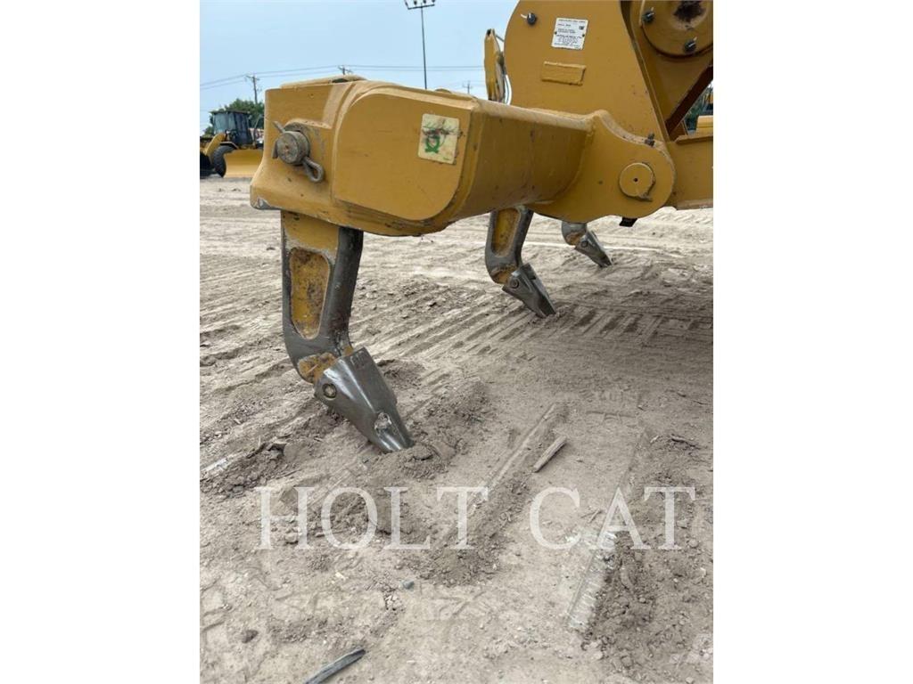 CAT D4 CAB3 Гусеничні бульдозери