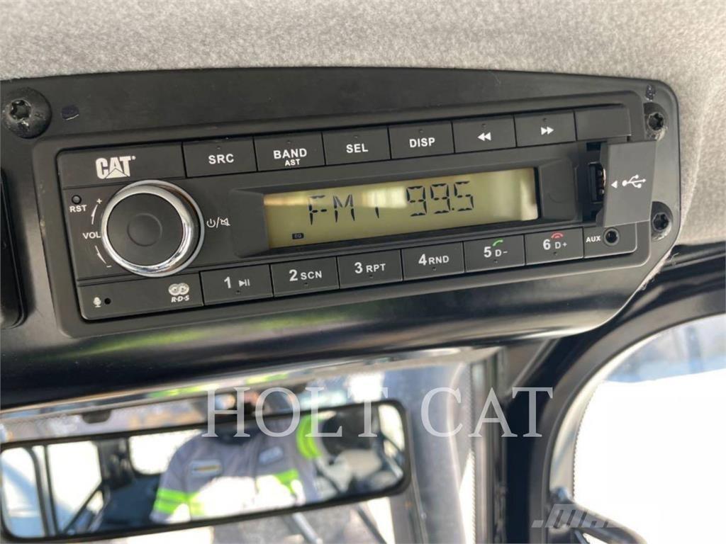 CAT D4 LGPCAB Фронтальні навантажувачі
