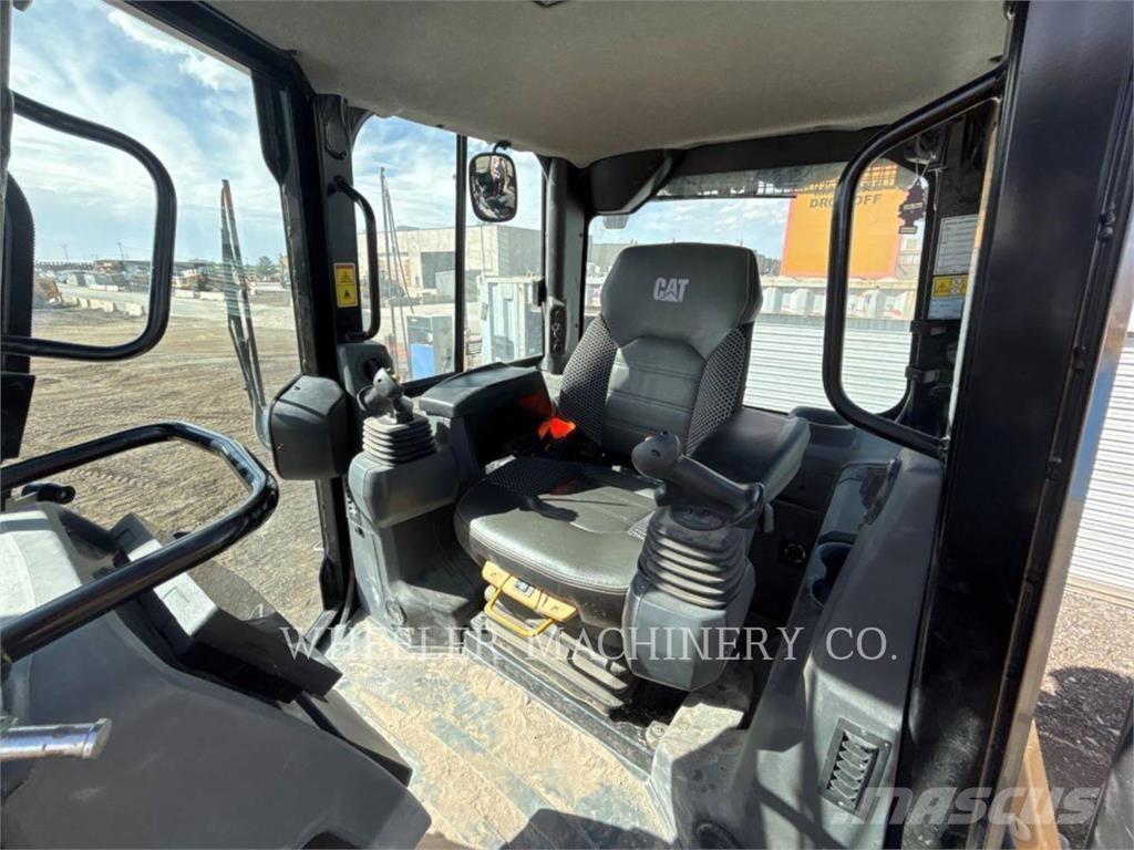 CAT D4 XL Гусеничні бульдозери