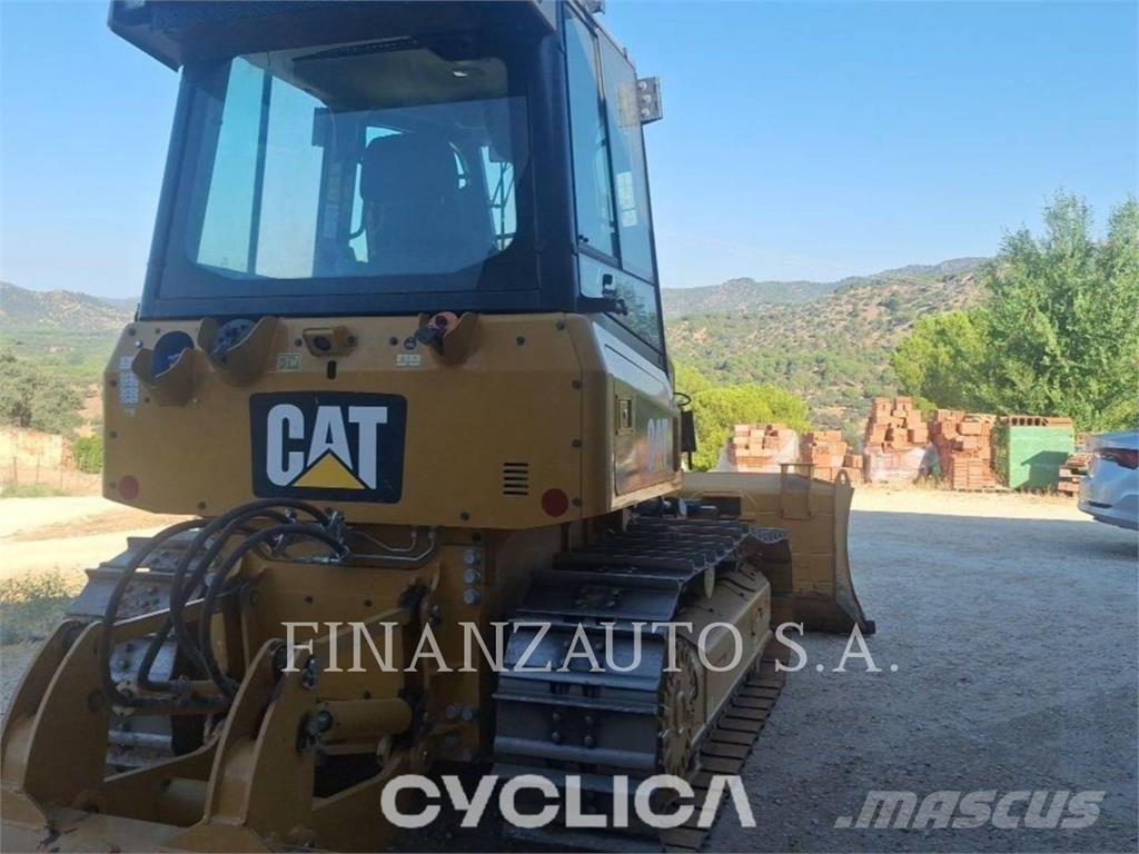 CAT D4K2 Гусеничні бульдозери