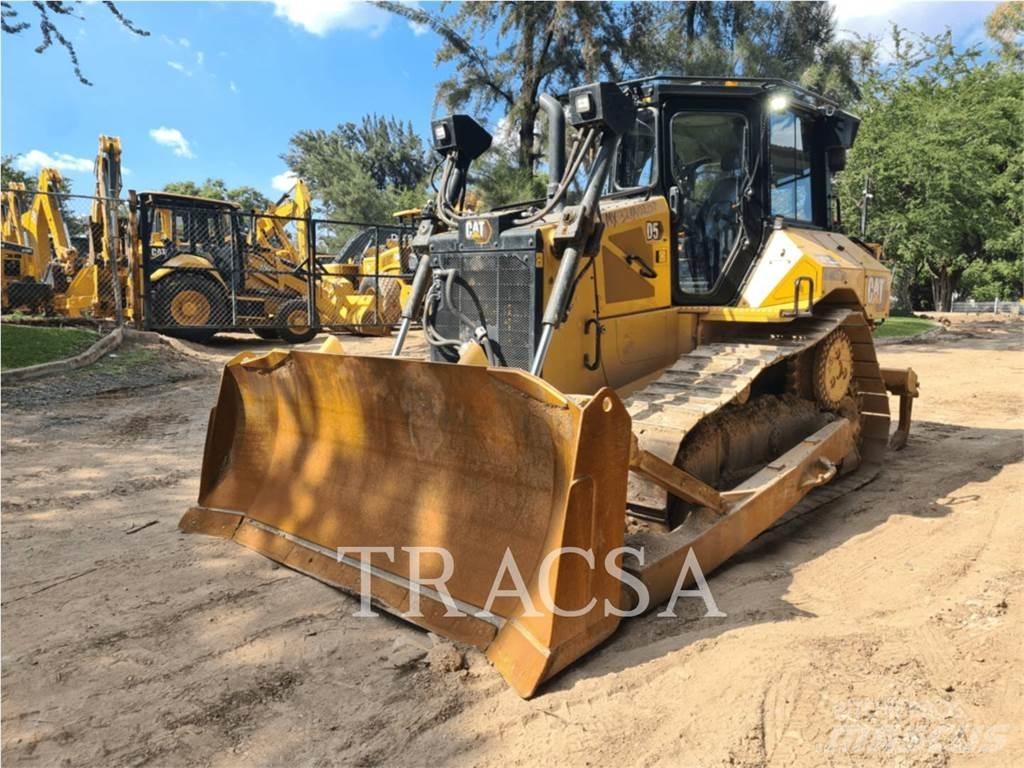 CAT D5 Гусеничні бульдозери