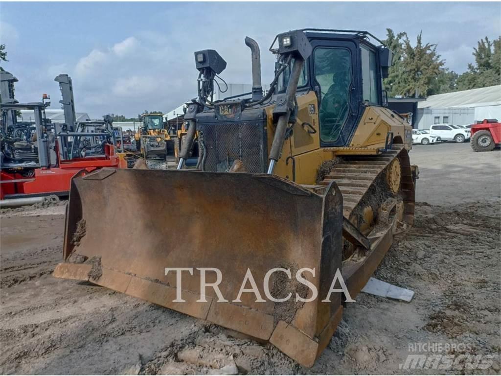 CAT D5 Гусеничні бульдозери