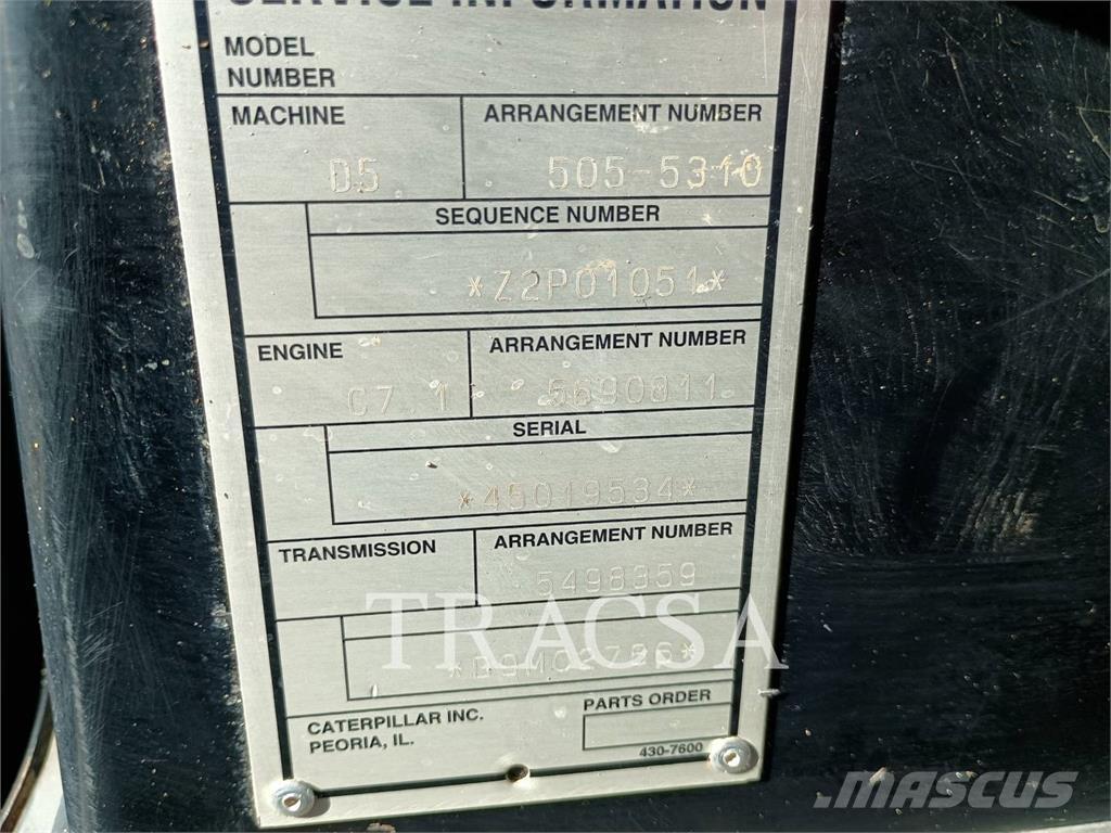 CAT D5 Гусеничні бульдозери