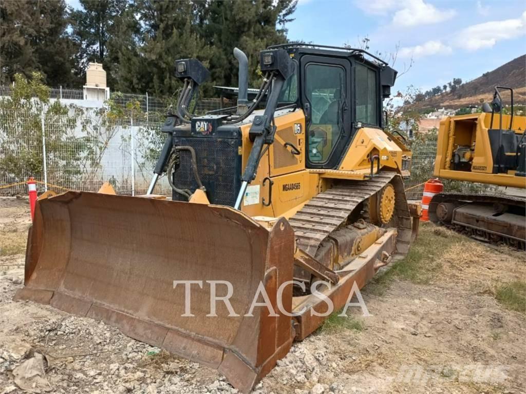 CAT D5 Гусеничні бульдозери