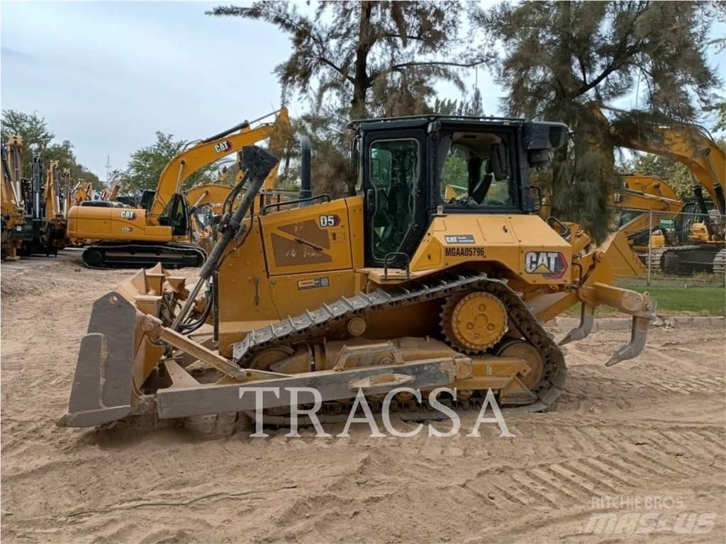 CAT D5 Гусеничні бульдозери
