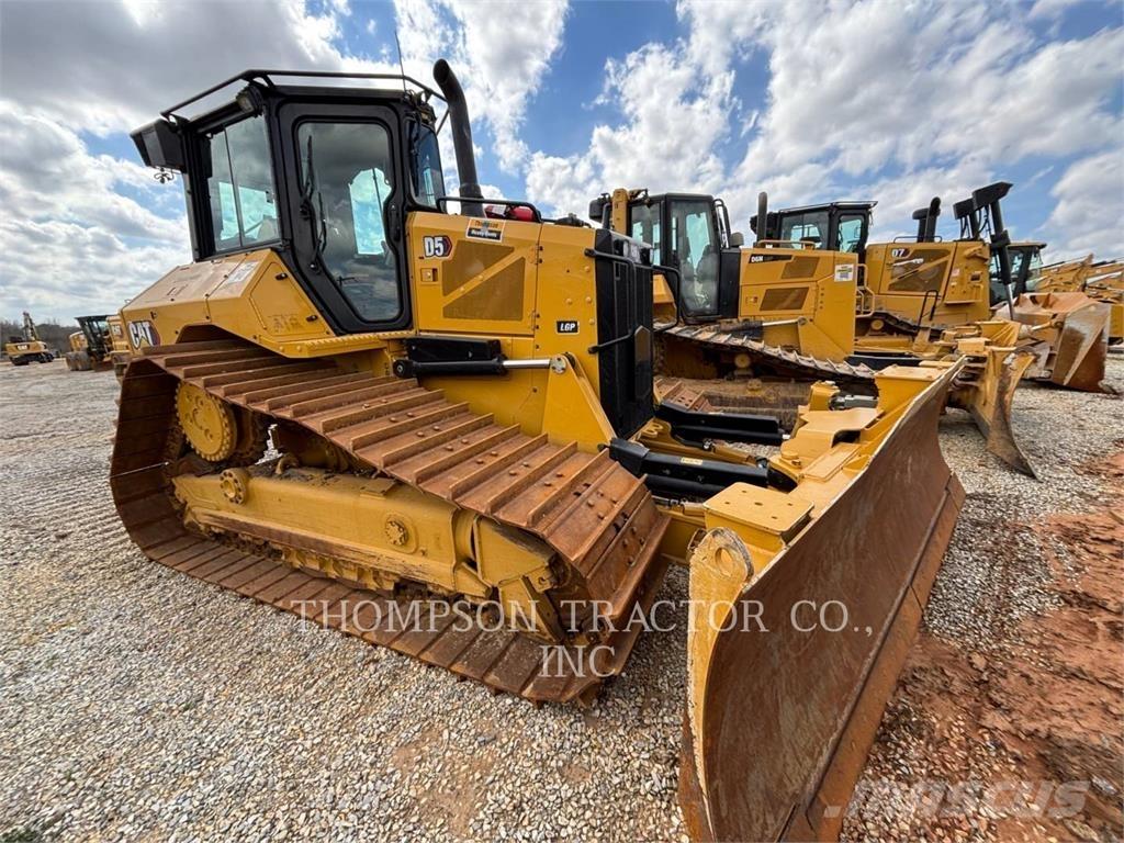 CAT D5 Гусеничні бульдозери