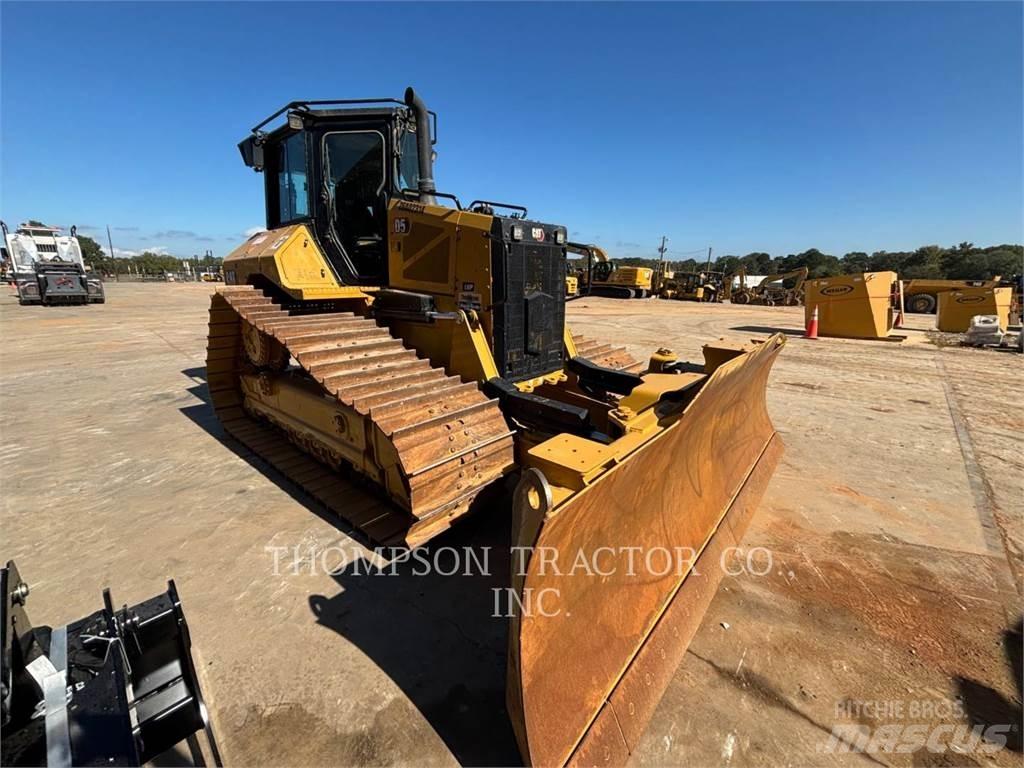 CAT D5 Гусеничні бульдозери