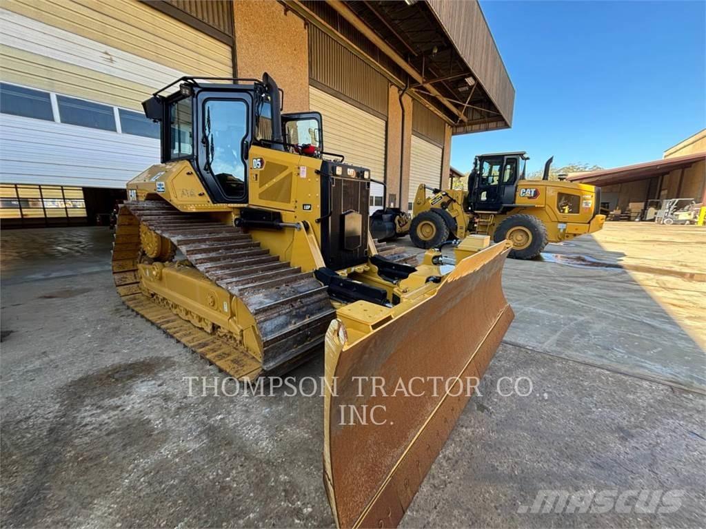 CAT D5 Гусеничні бульдозери