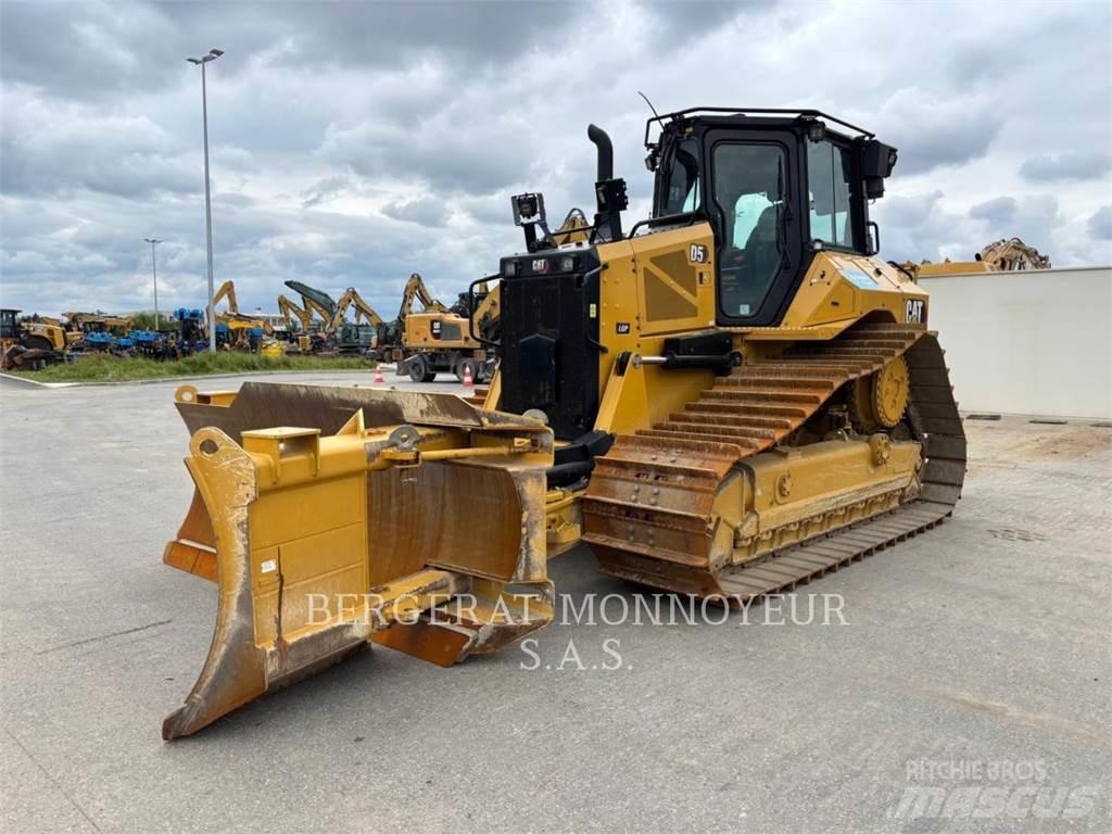 CAT D5 Гусеничні бульдозери