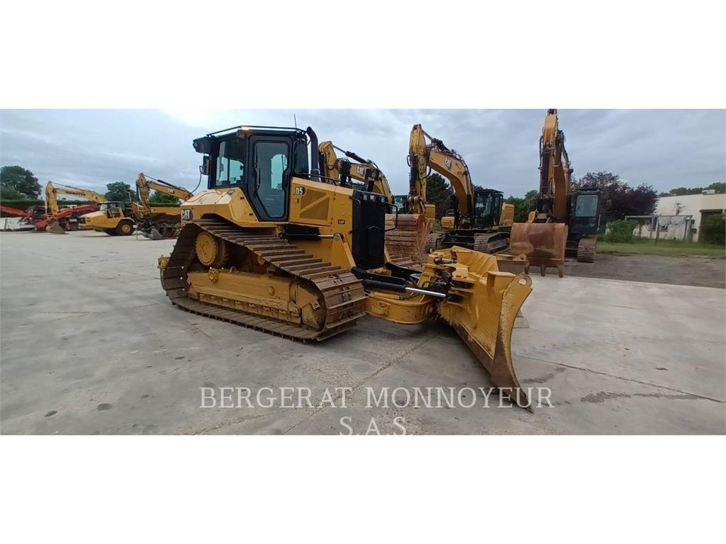 CAT D5 Гусеничні бульдозери
