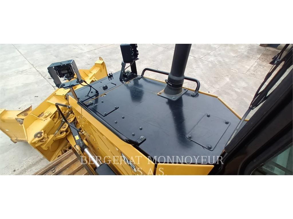 CAT D5 Гусеничні бульдозери