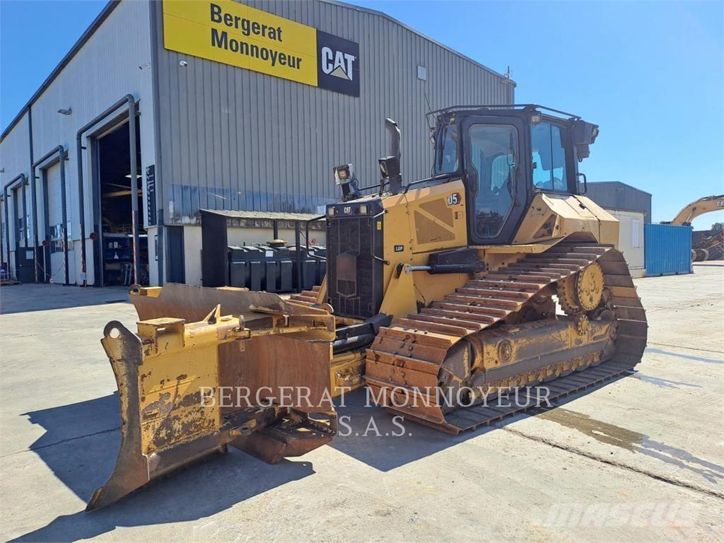 CAT D5 Гусеничні бульдозери
