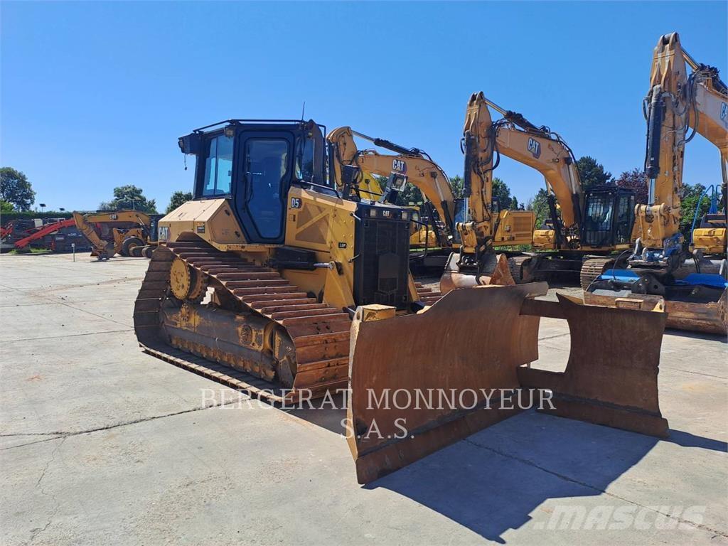 CAT D5 Гусеничні бульдозери