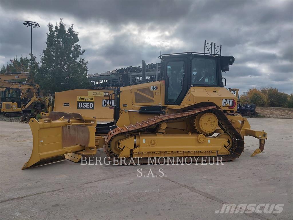 CAT D5 Гусеничні бульдозери