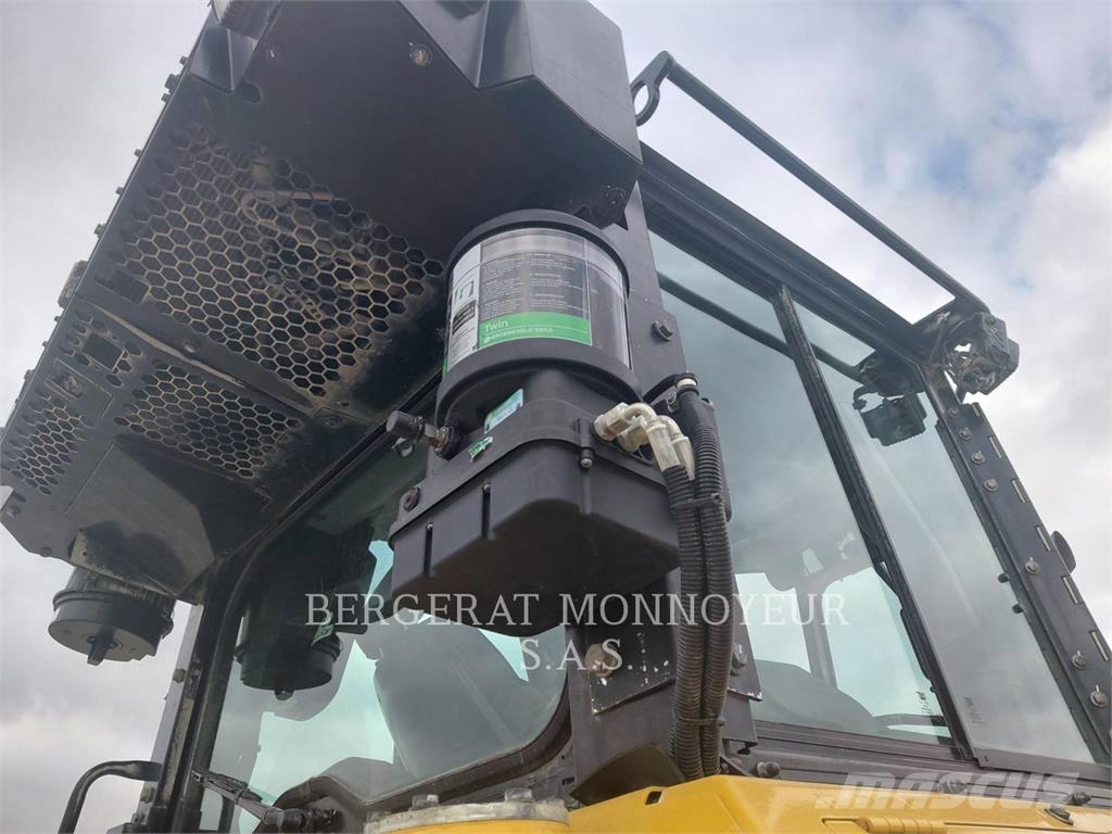 CAT D5 Гусеничні бульдозери