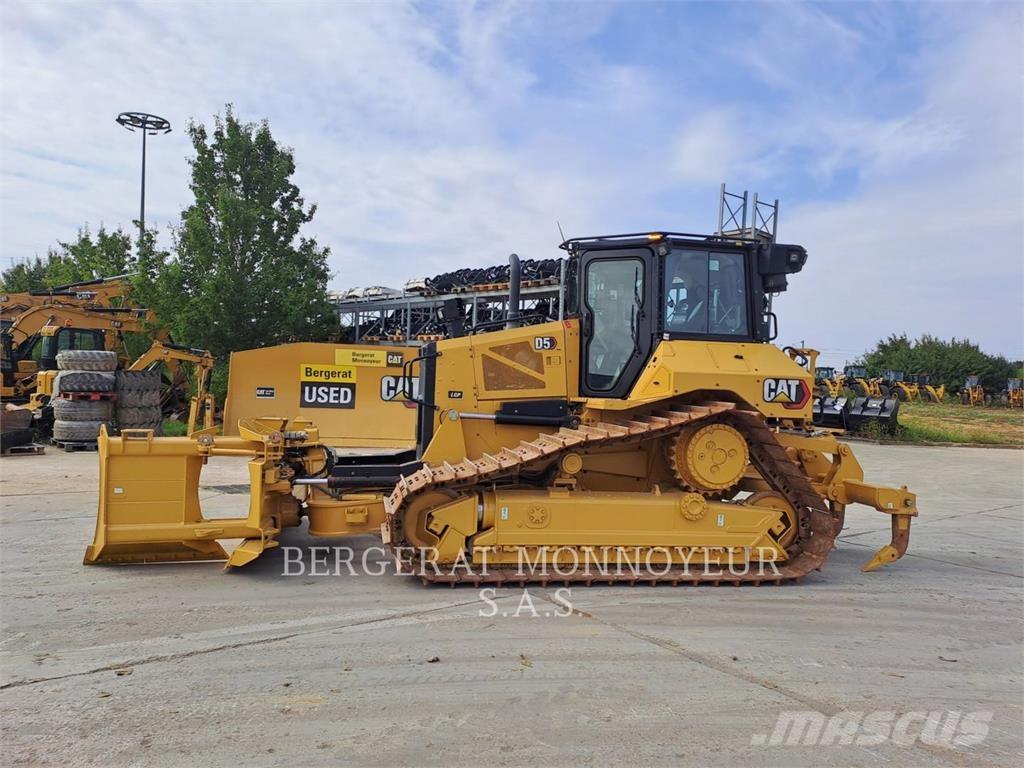CAT D5 Гусеничні бульдозери