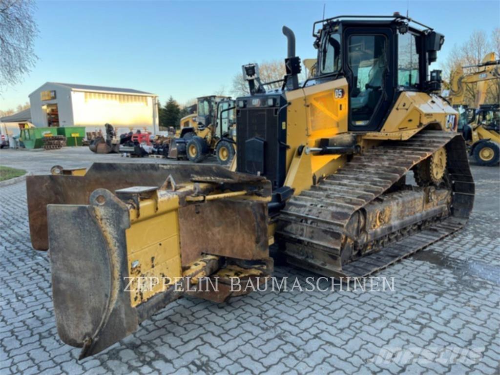 CAT D5 Гусеничні бульдозери