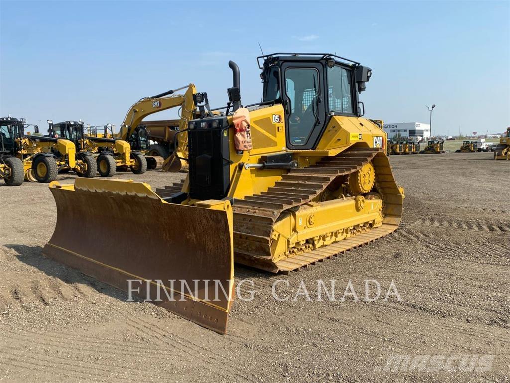 CAT D5 Гусеничні бульдозери