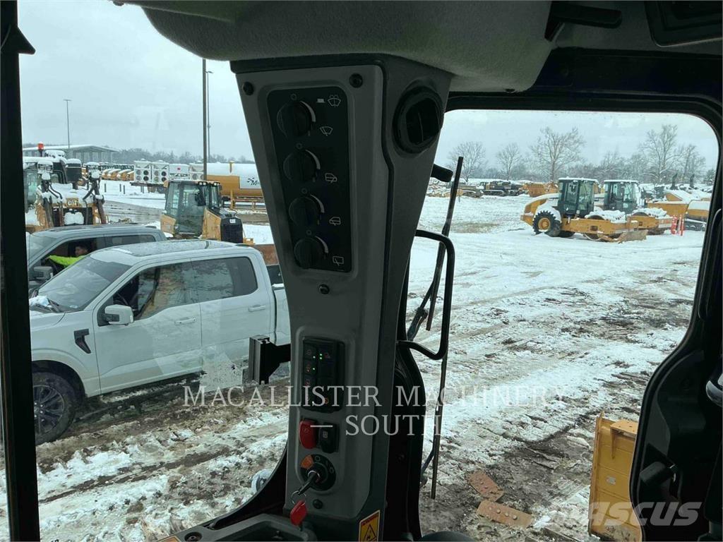 CAT D5 Гусеничні бульдозери