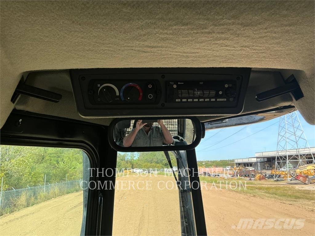 CAT D5 LGP Гусеничні бульдозери