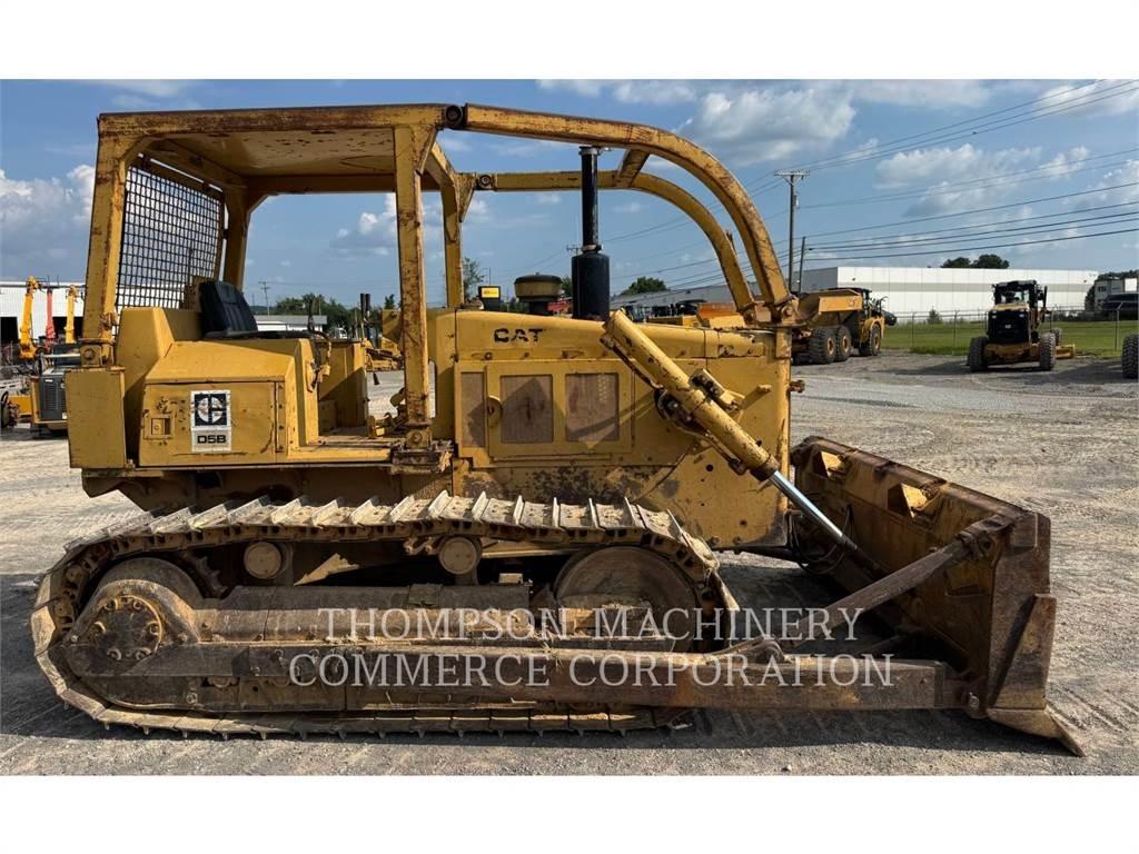 CAT D5B Гусеничні бульдозери