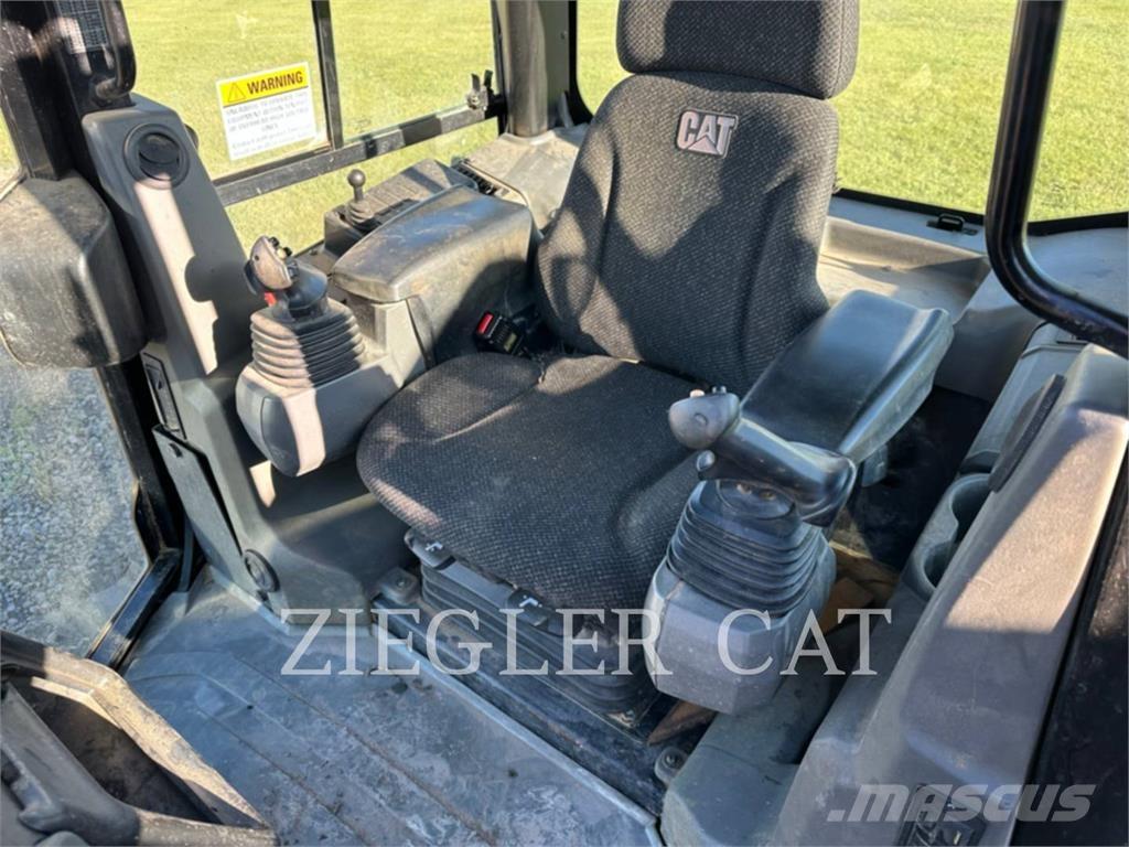 CAT D5K2 Гусеничні бульдозери