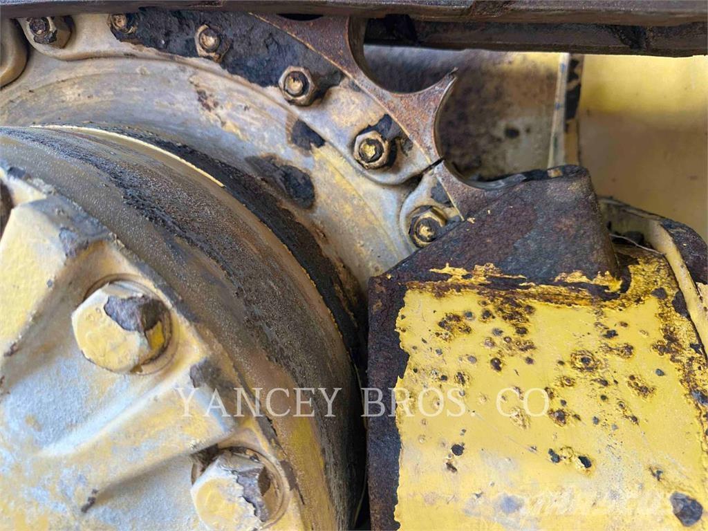 CAT D5K2LGP Гусеничні бульдозери