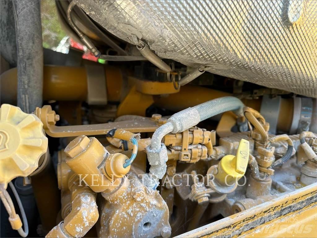CAT D6 Гусеничні бульдозери