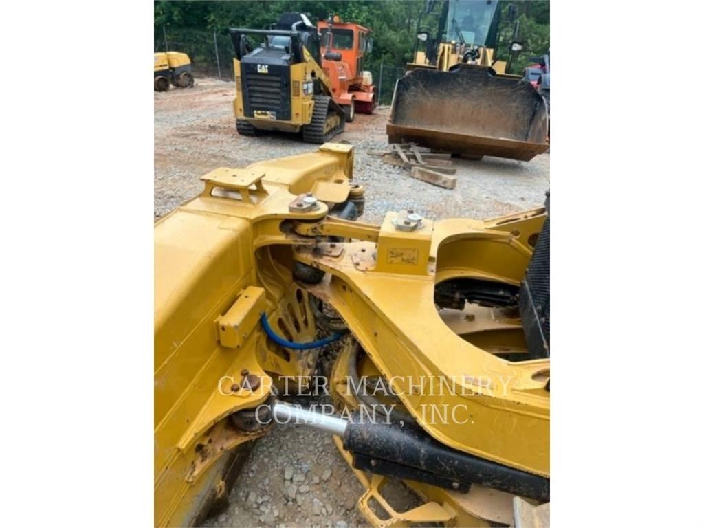 CAT D6 Гусеничні бульдозери
